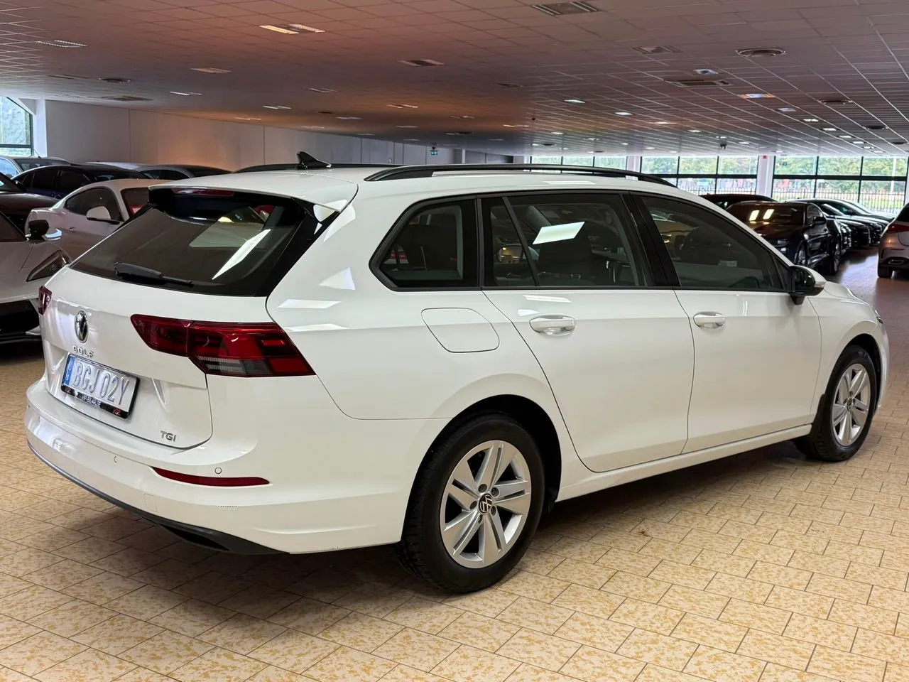 Vehicle image 6