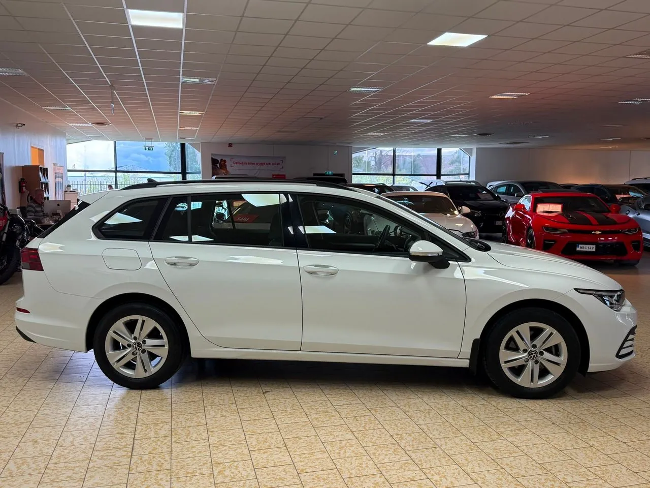 Vehicle image 7