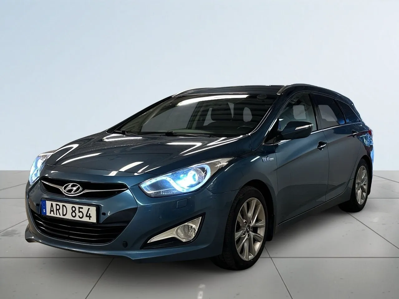 Vehicle image 15