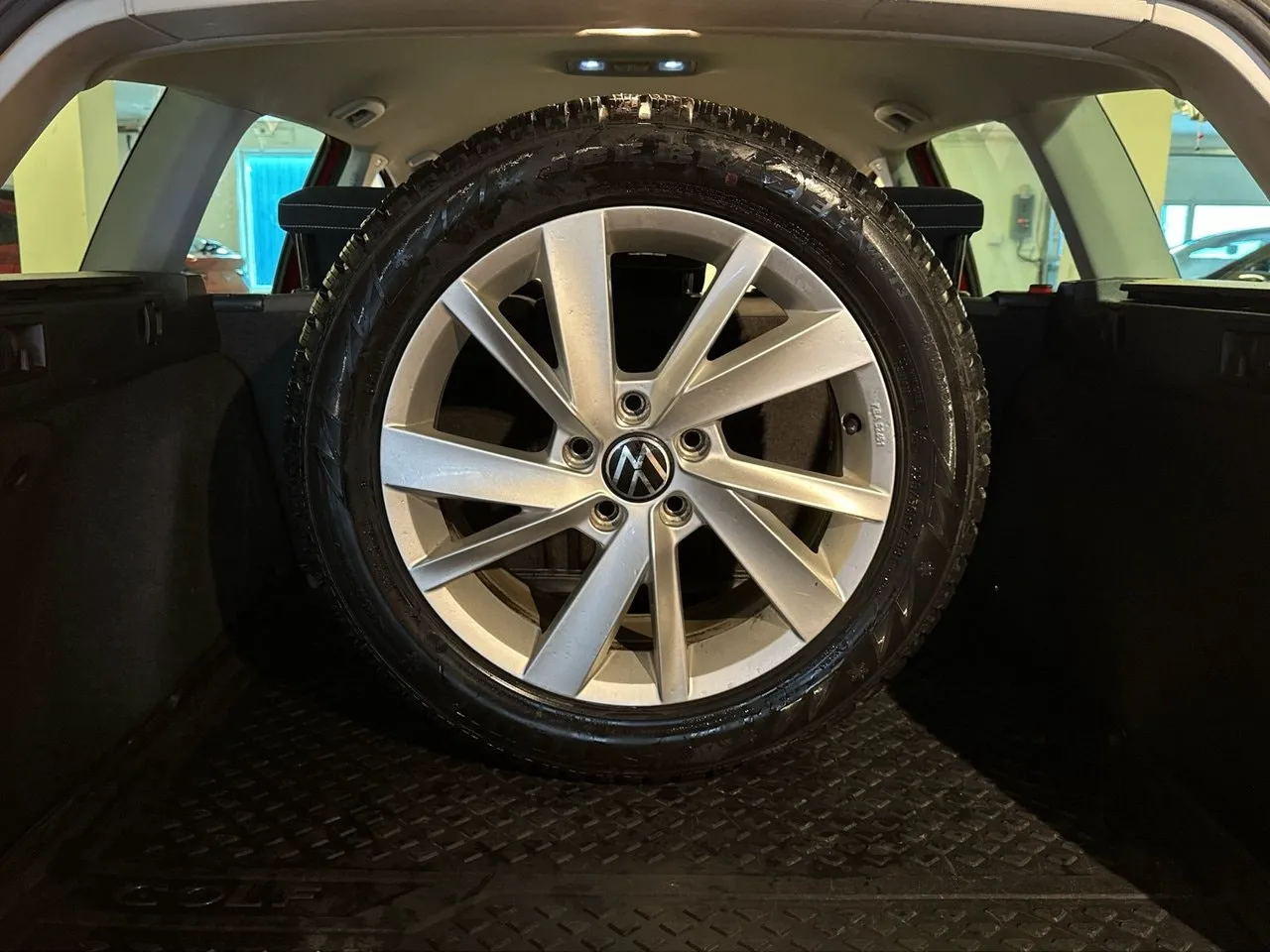 Vehicle image 17