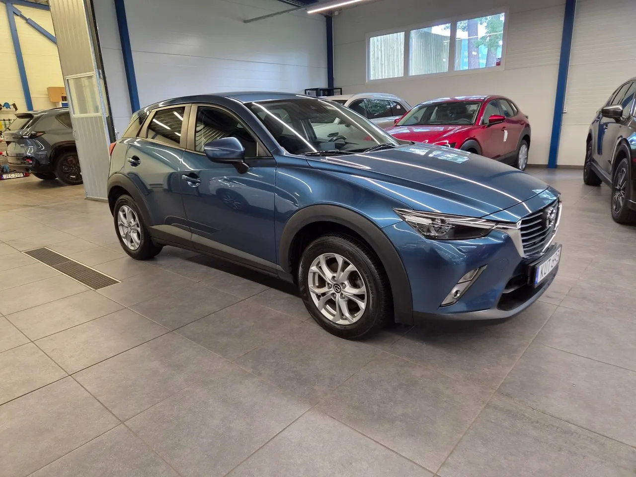 Vehicle image 5