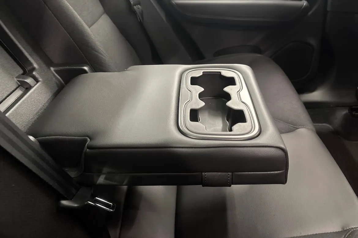 Vehicle image 18
