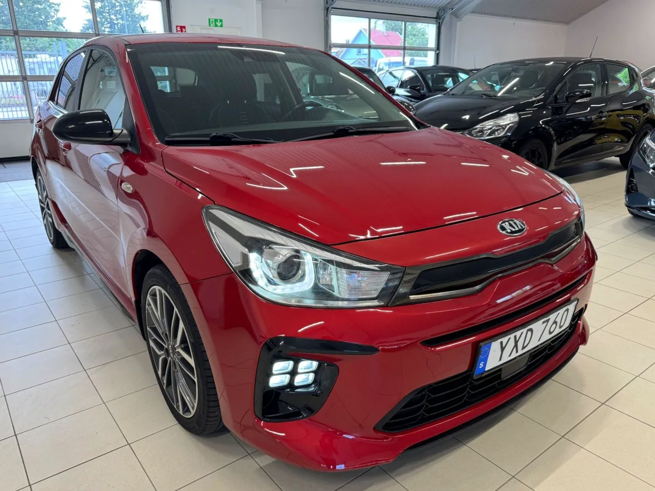 Vehicle image 4