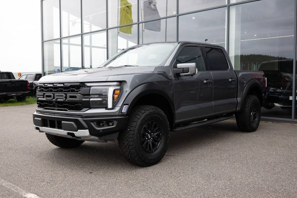 Ford F-150 NYA RAPTOR 2026 / FOX RACING SHOX / SNABB LEVERANS - 2026