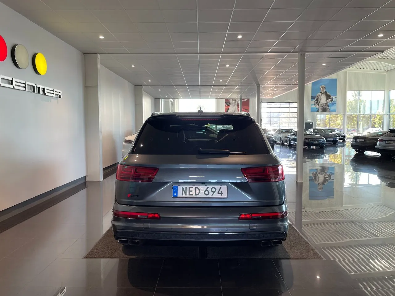 Vehicle image 7