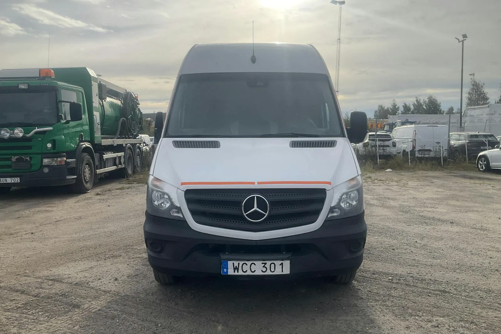 Vehicle image 7