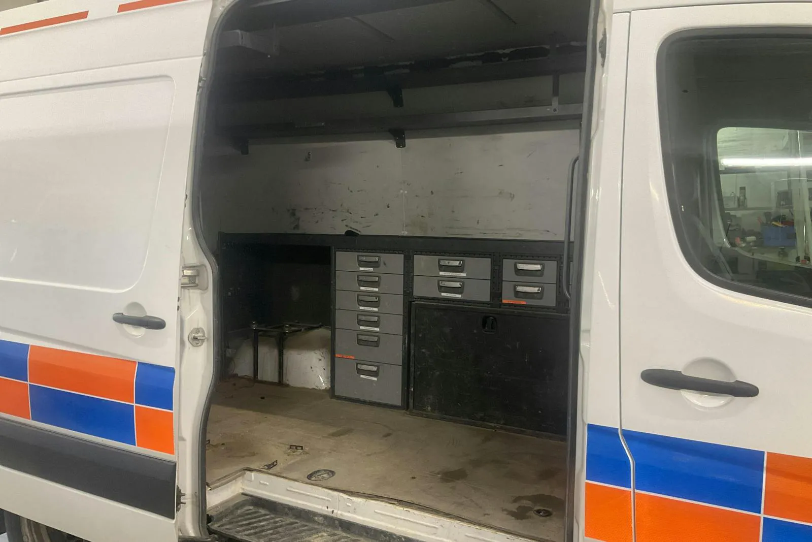 Vehicle image 8