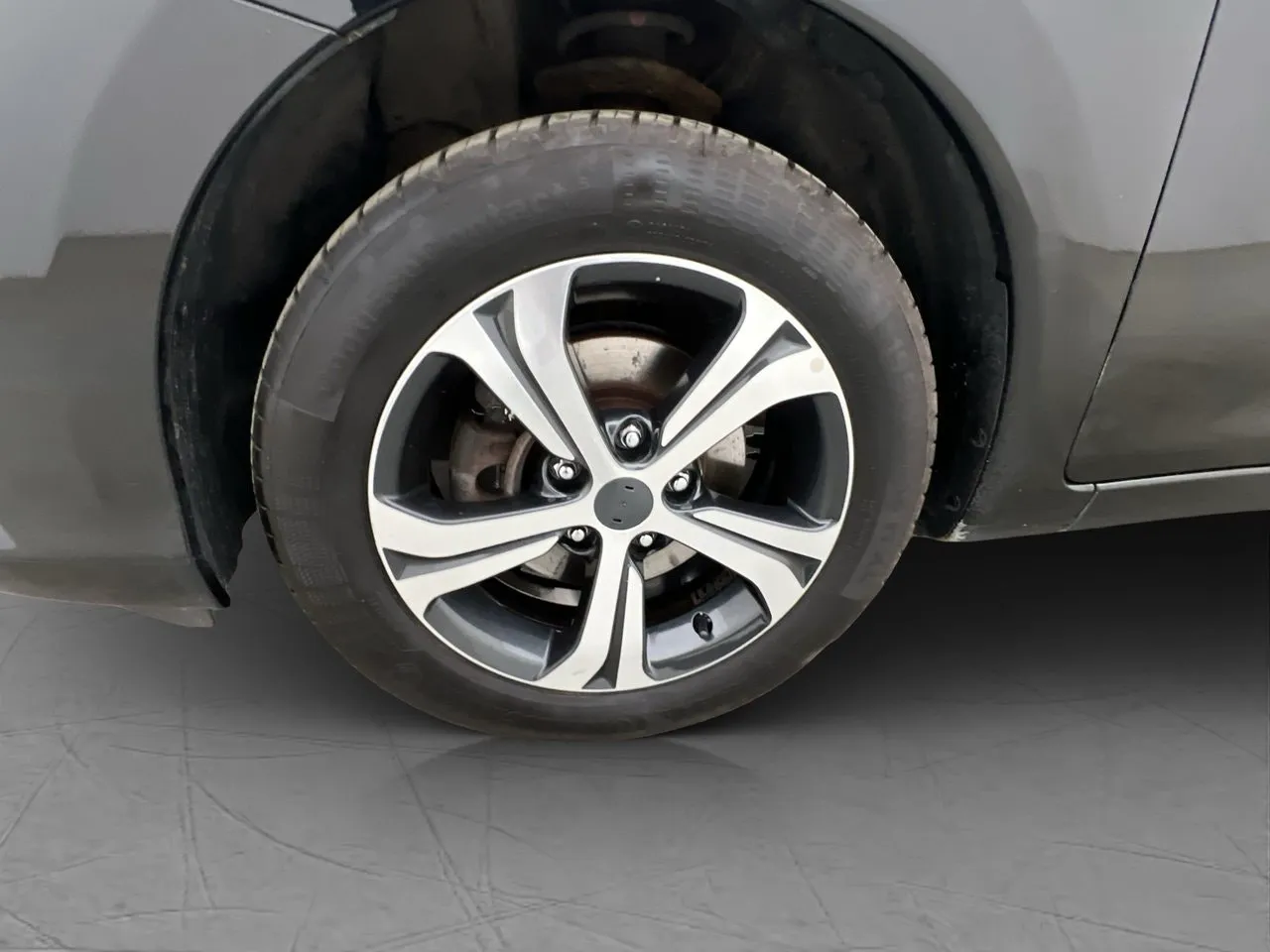 Vehicle image 25