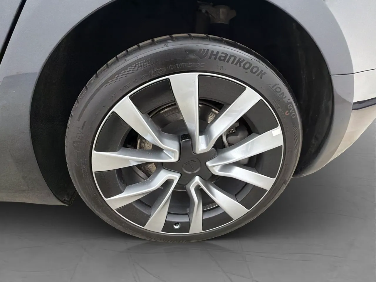 Vehicle image 30