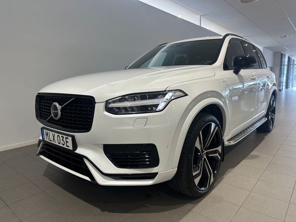 Volvo XC90 7 Säten Recharge T8 R-Design 7-säten / Dragkrok / 360 Kamera / Panoramatak / Bowers&Wilkins / - 2022