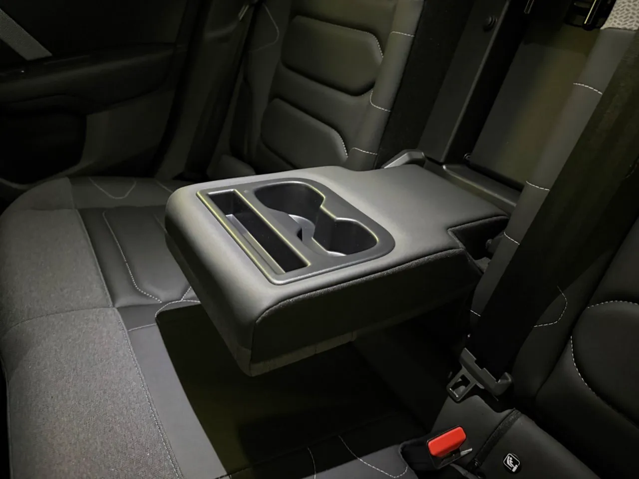 Vehicle image 18