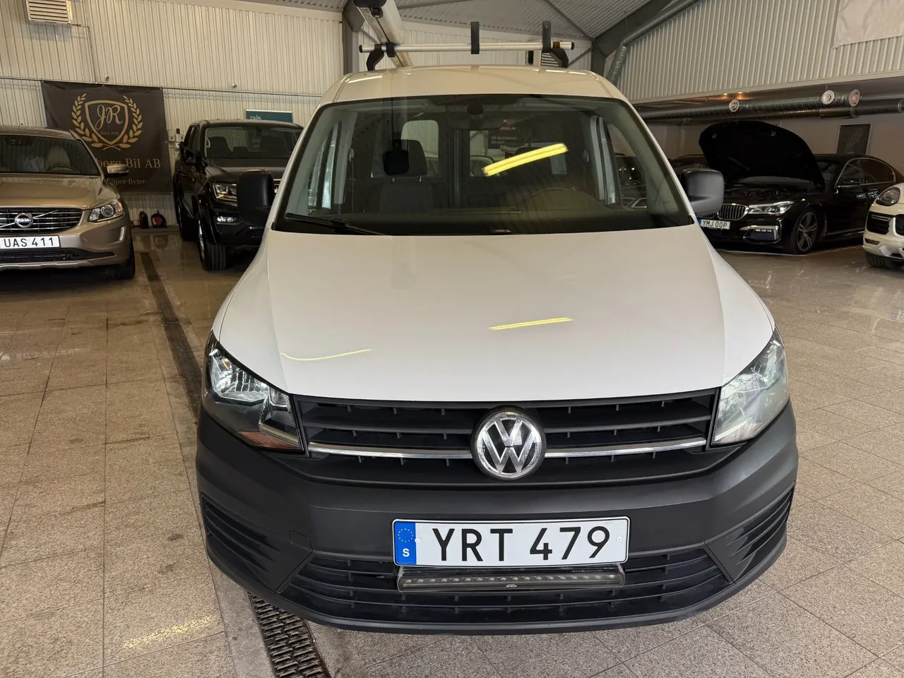 Vehicle image 7