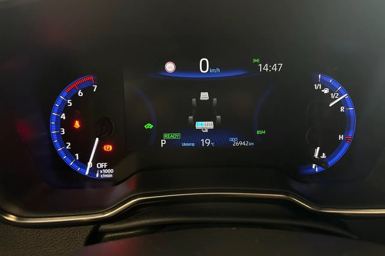 Vehicle image 9