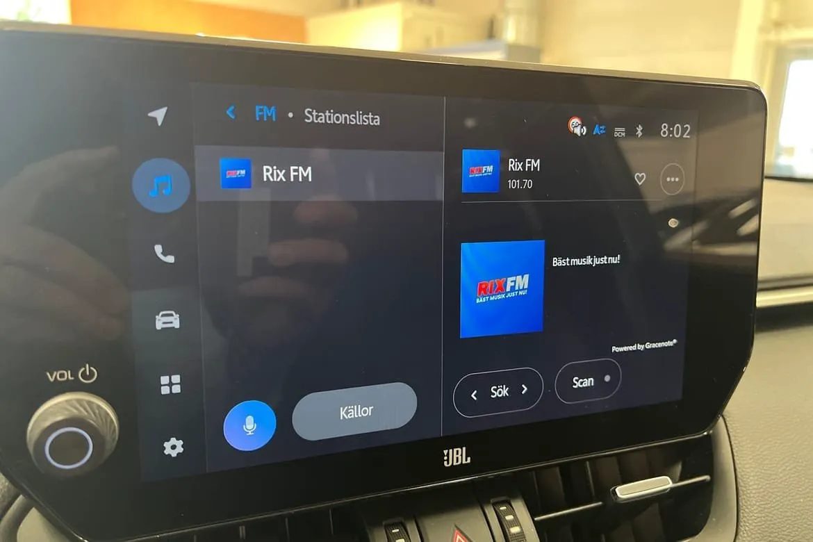 Vehicle image 14
