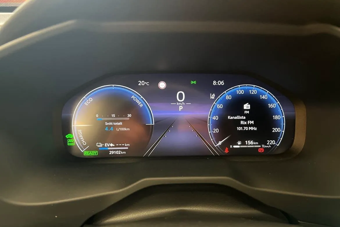 Vehicle image 15