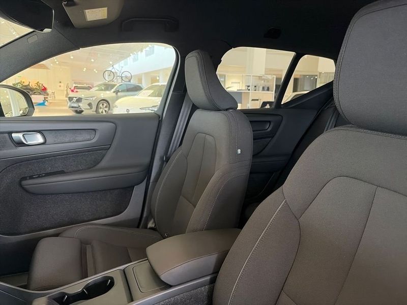 Volvo EX40 bild 10