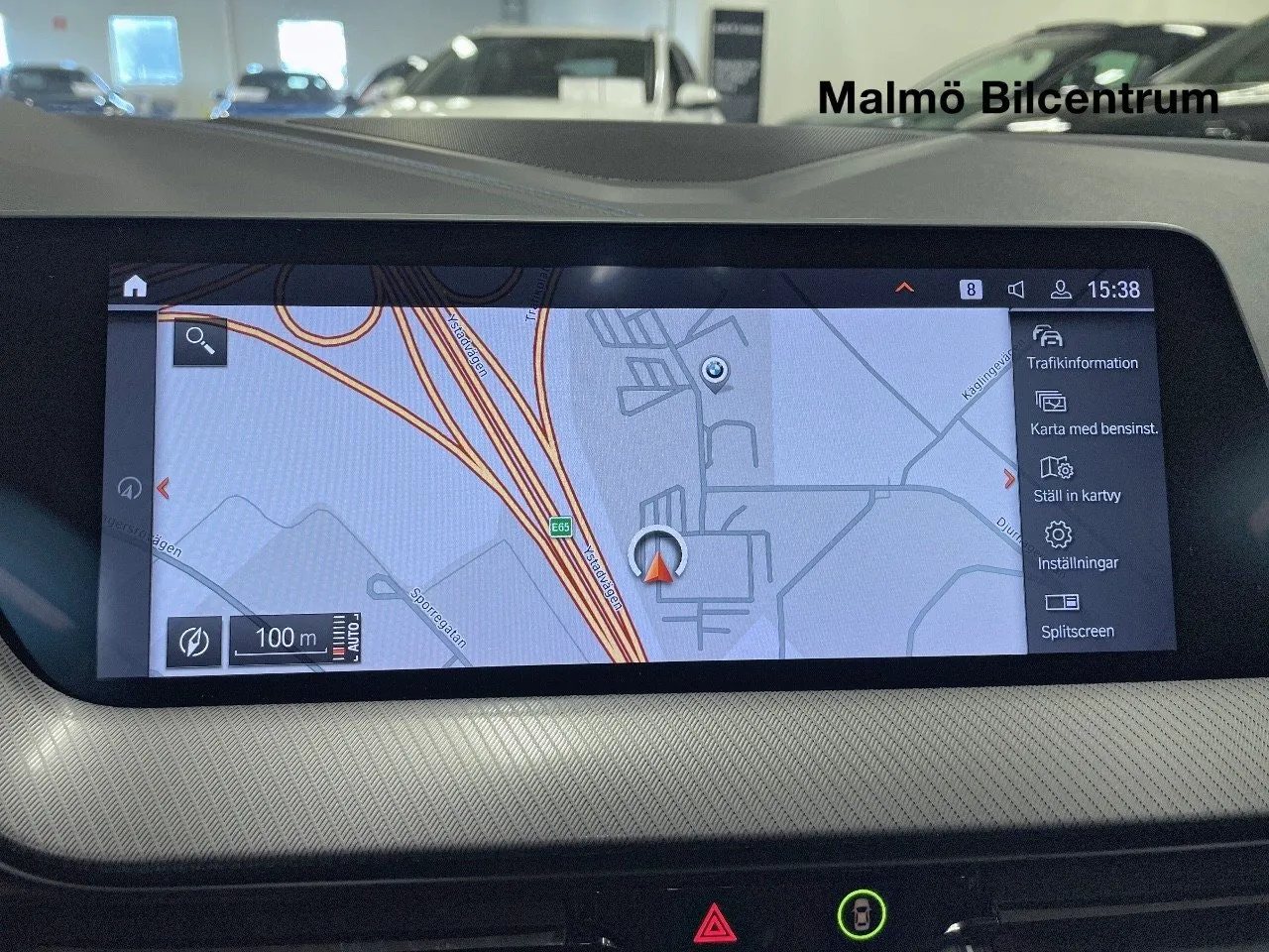 Vehicle image 15