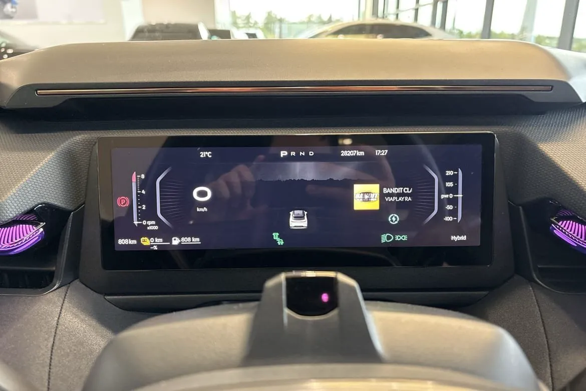 Vehicle image 19