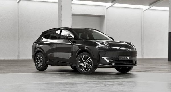 Lynk & Co 08 CORE | Plug-In Hybid | 200km elräckvidd - 2026