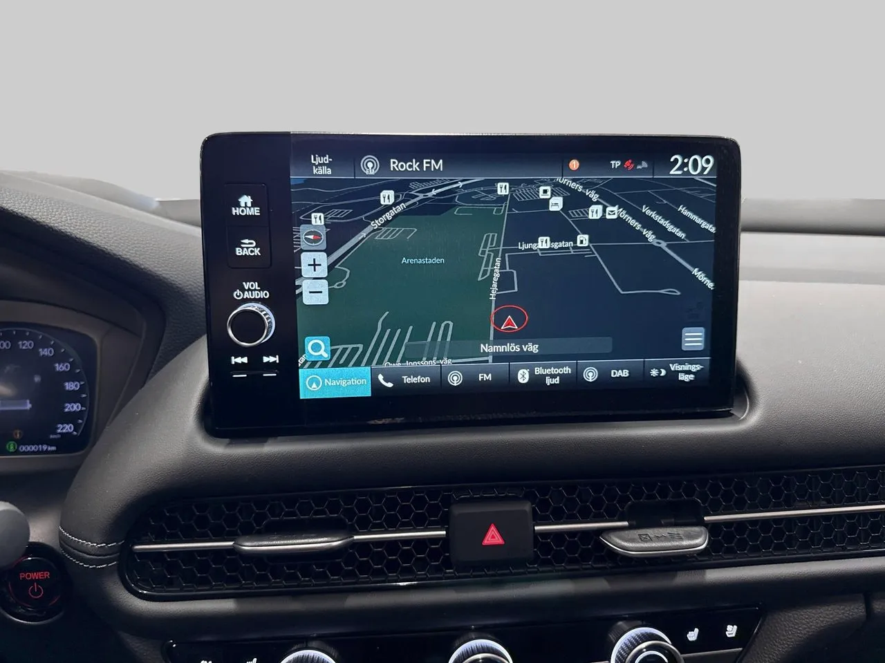 Vehicle image 10
