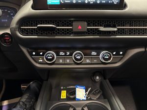 Honda ZR-V bild 12