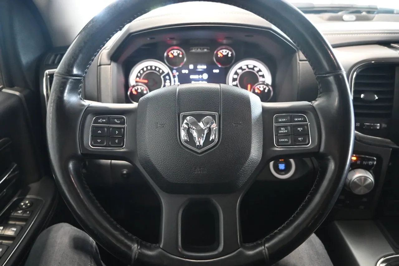 Vehicle image 18