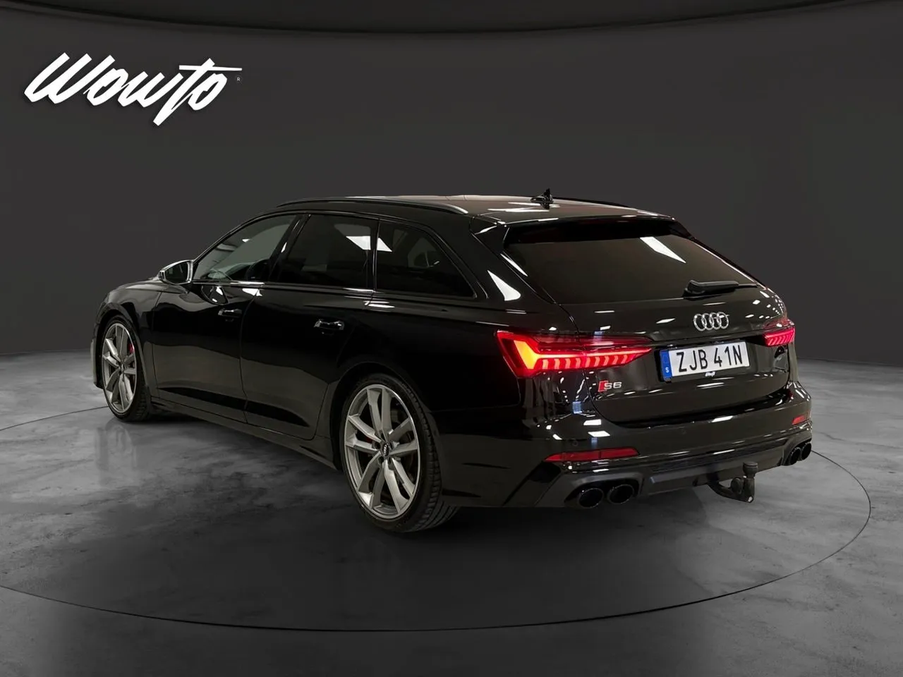 Vehicle image 5