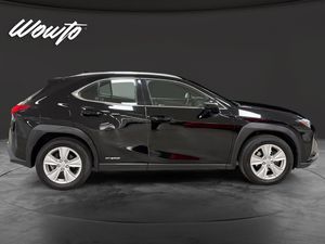 Lexus UX bild 3