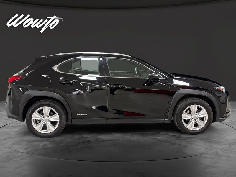 Lexus UX bild 3