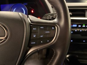 Lexus UX bild 15