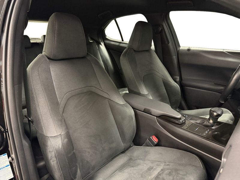 Lexus UX bild 11