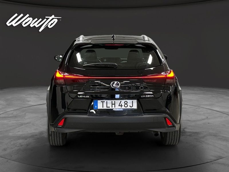 Lexus UX bild 5