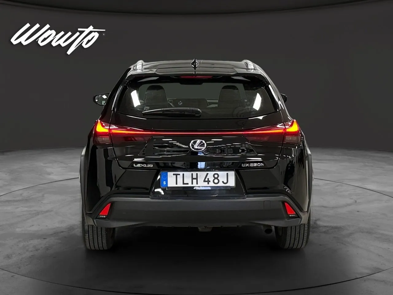 Vehicle image 4