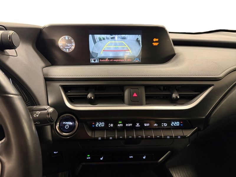 Lexus UX bild 14