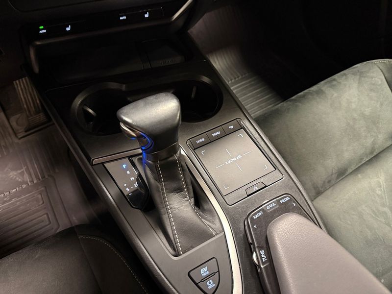 Lexus UX bild 13