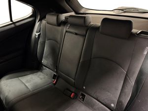 Lexus UX bild 10