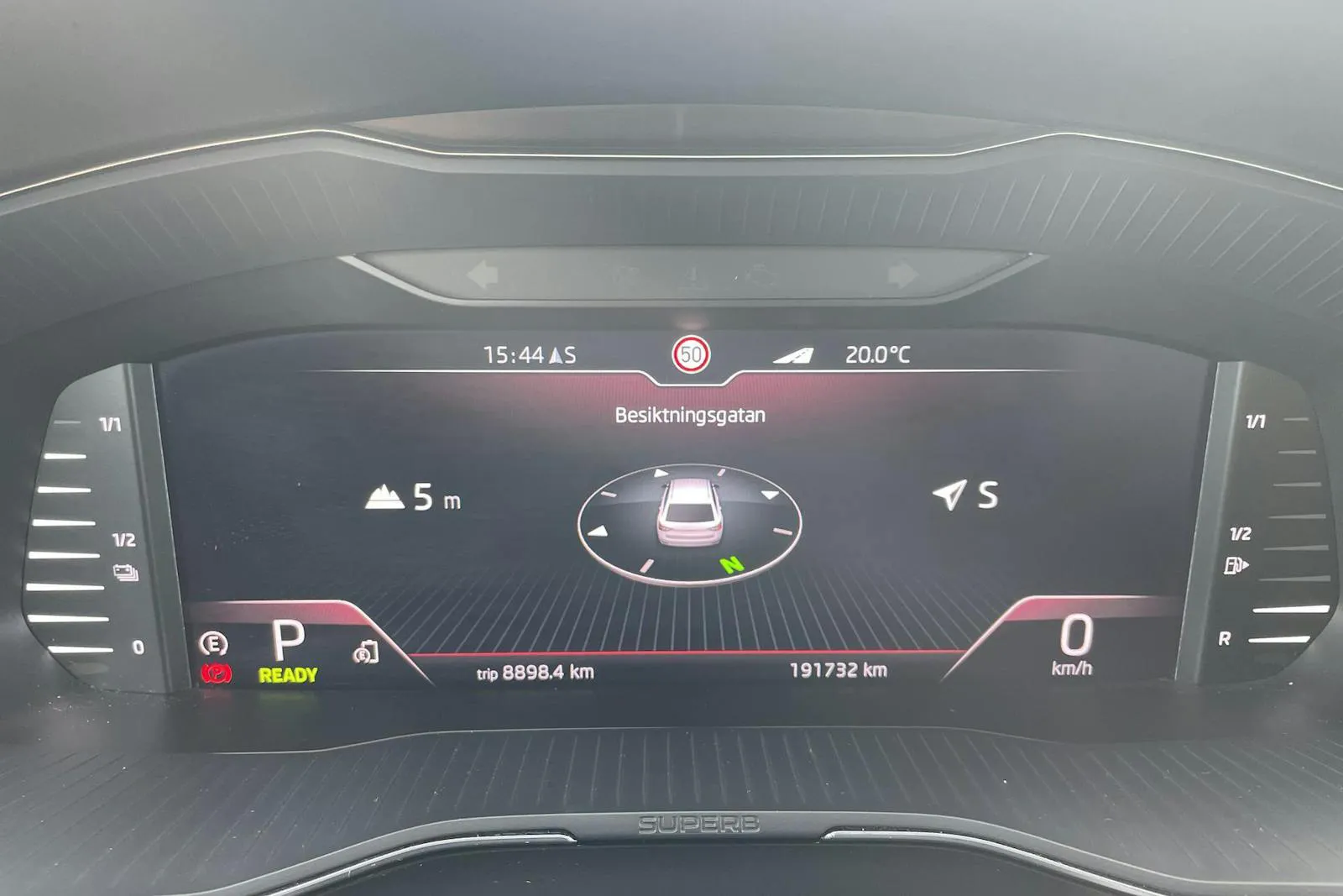 Vehicle image 9