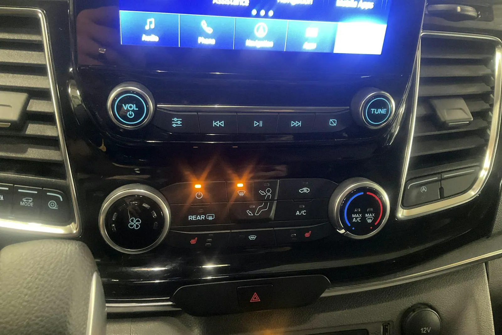 Vehicle image 14
