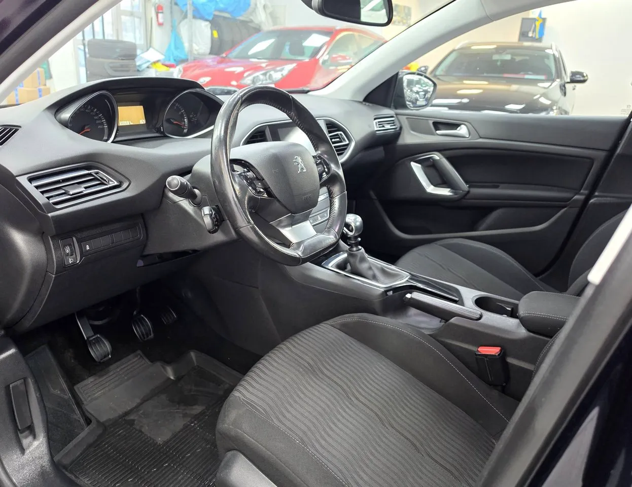 Vehicle image 6