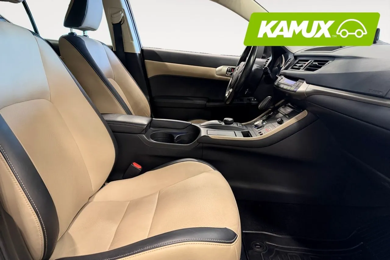 Vehicle image 14
