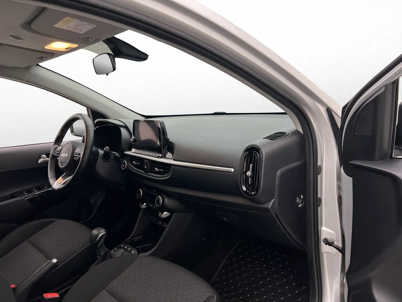 Vehicle image 25