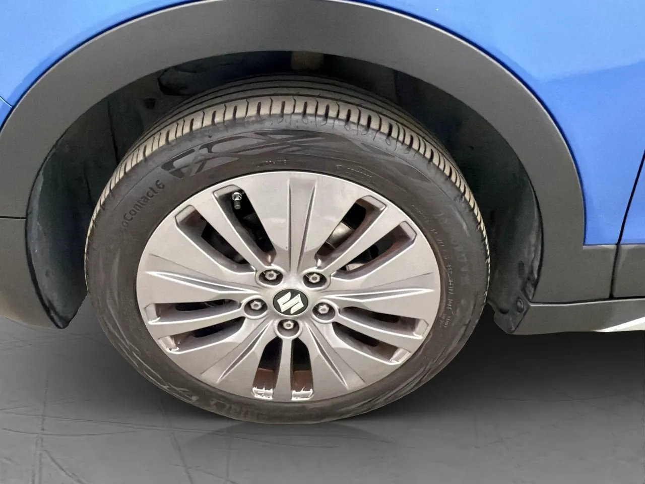 Vehicle image 25
