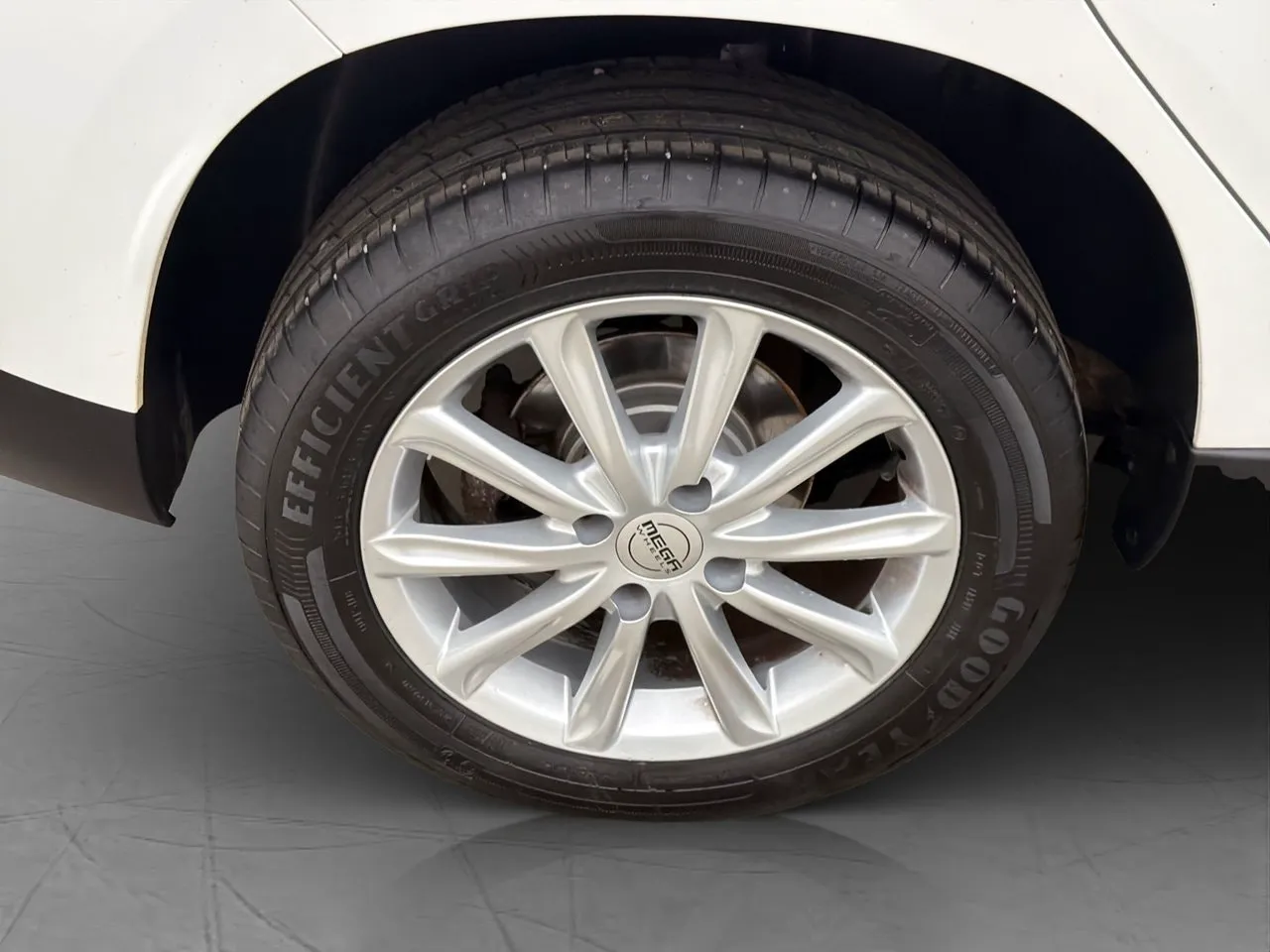 Vehicle image 30