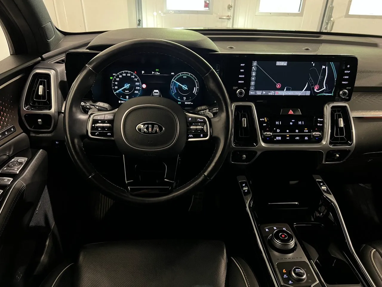 Vehicle image 18