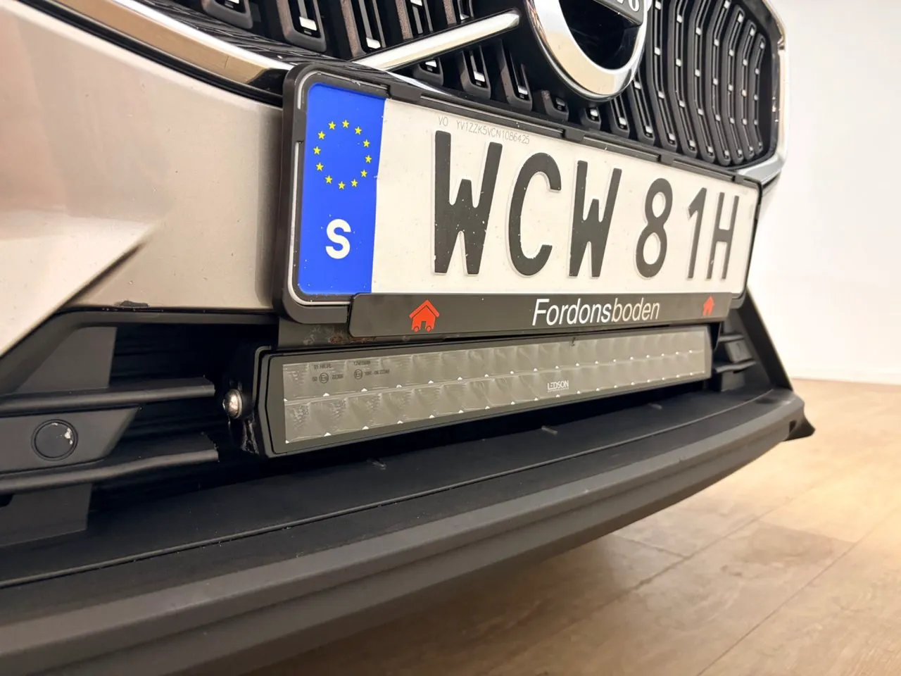 Vehicle image 25