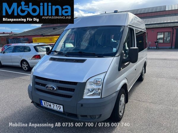 Ford Transit Handikappanpassad Rullstolsplats h fram - 2011