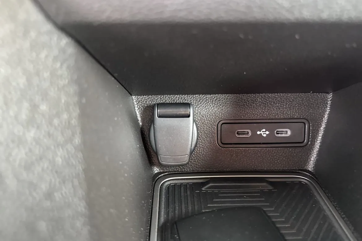 Vehicle image 21