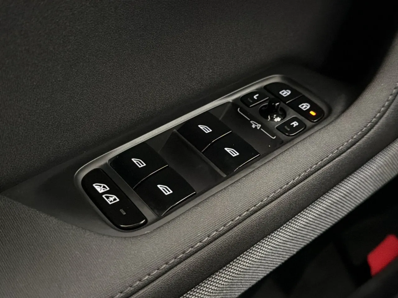 Vehicle image 29