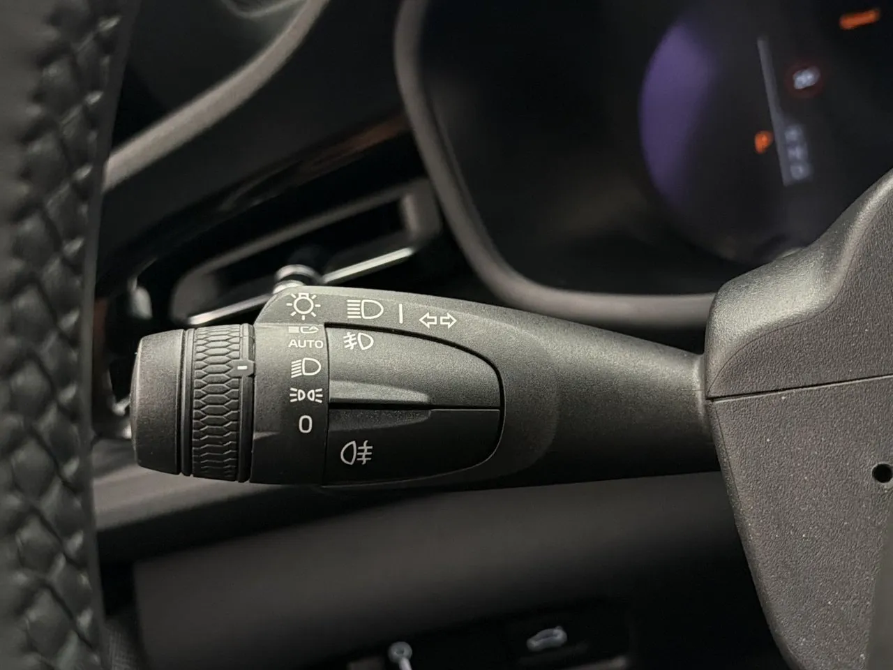 Vehicle image 28