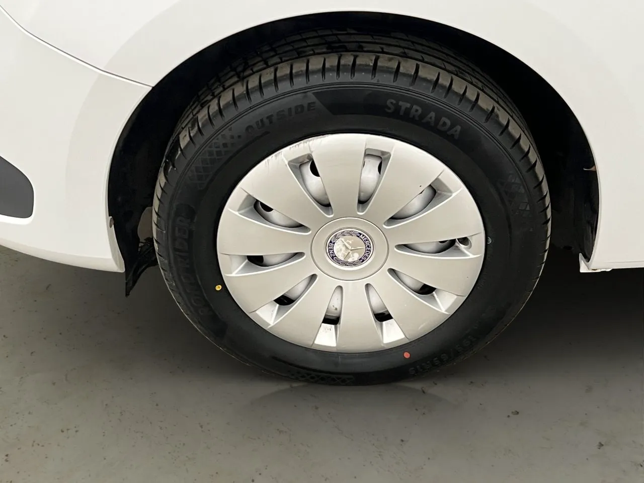 Vehicle image 20